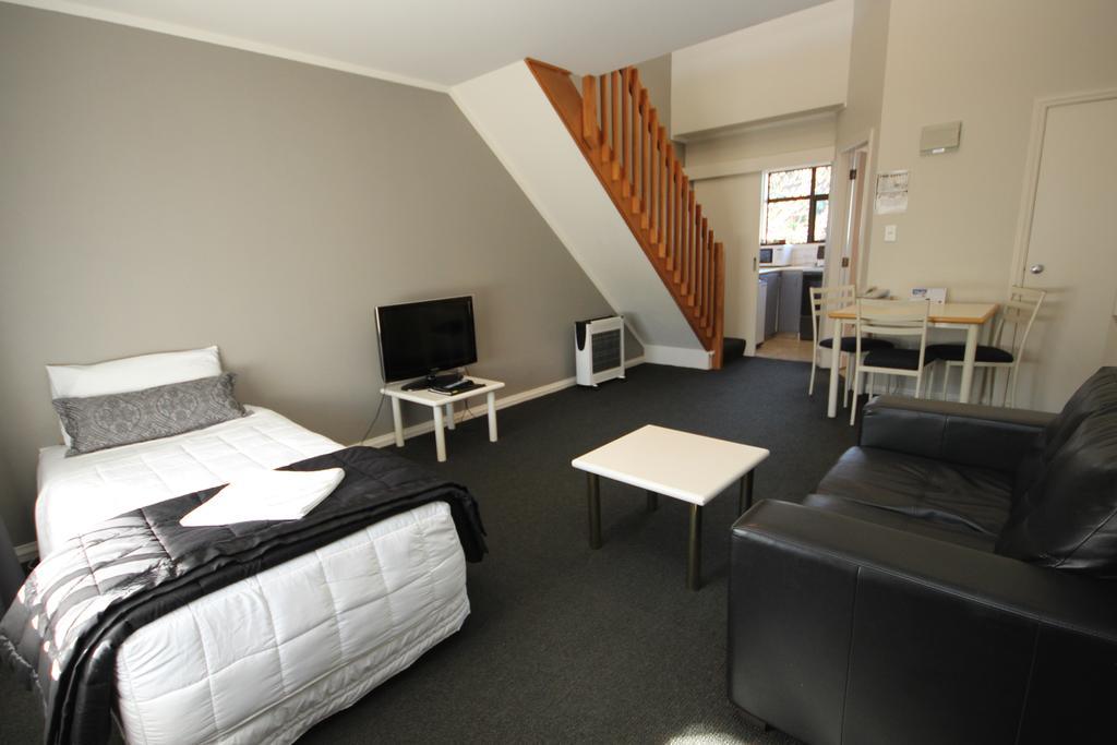 Champers Motor Inn ロワー・ハット エクステリア 写真