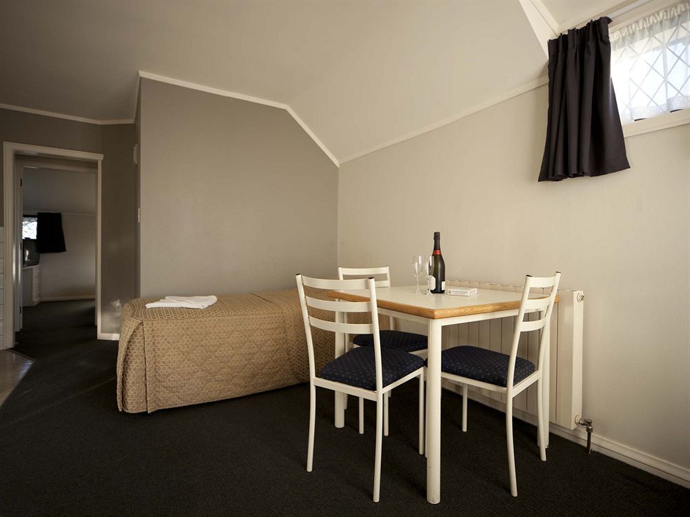Champers Motor Inn ロワー・ハット エクステリア 写真